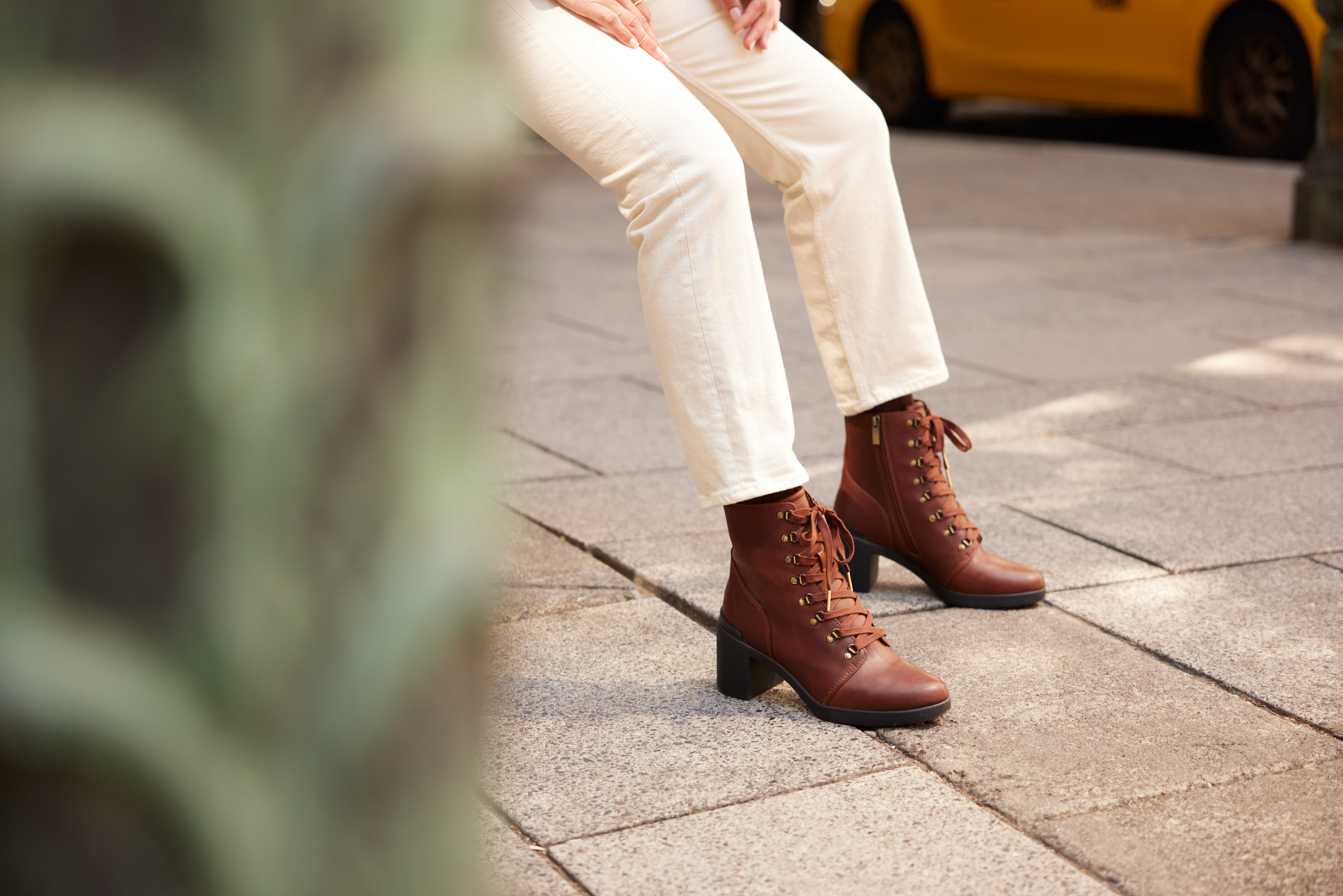 ABEO Metropolis Lace Brown